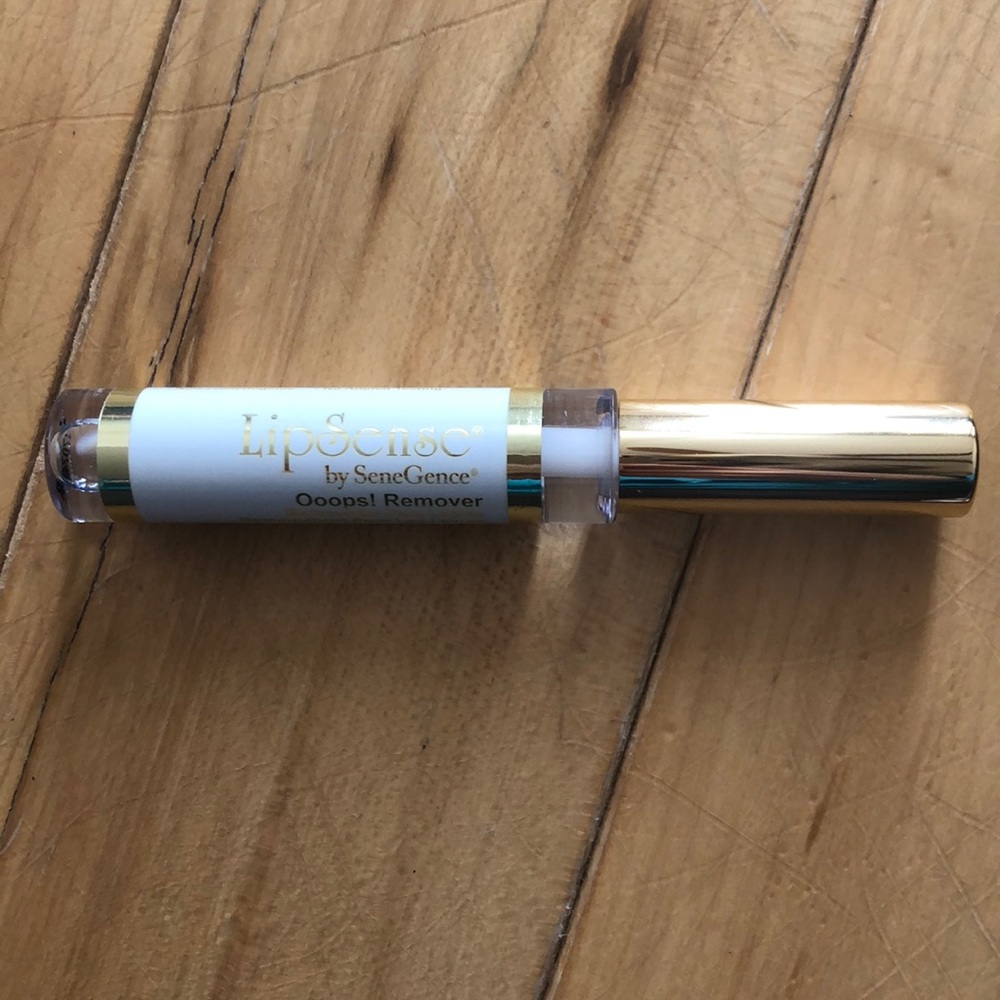 Lipsense Oops Remover